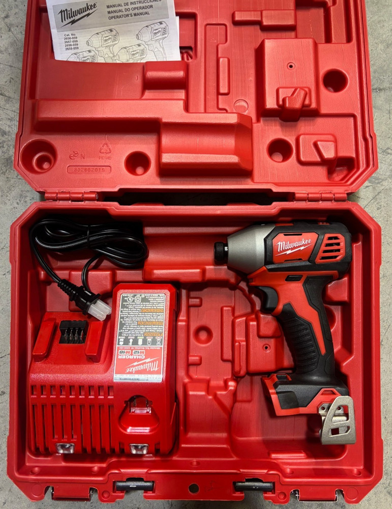 Milwaukee M18 2657 1/4" Hex Impact Driver Kit (Read Description)