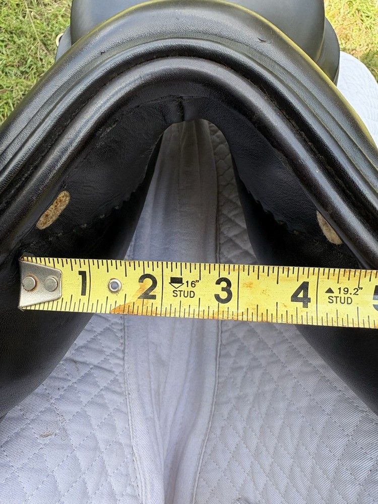 Lovatt & Ricketts All Purpose Saddle- 17M-Black