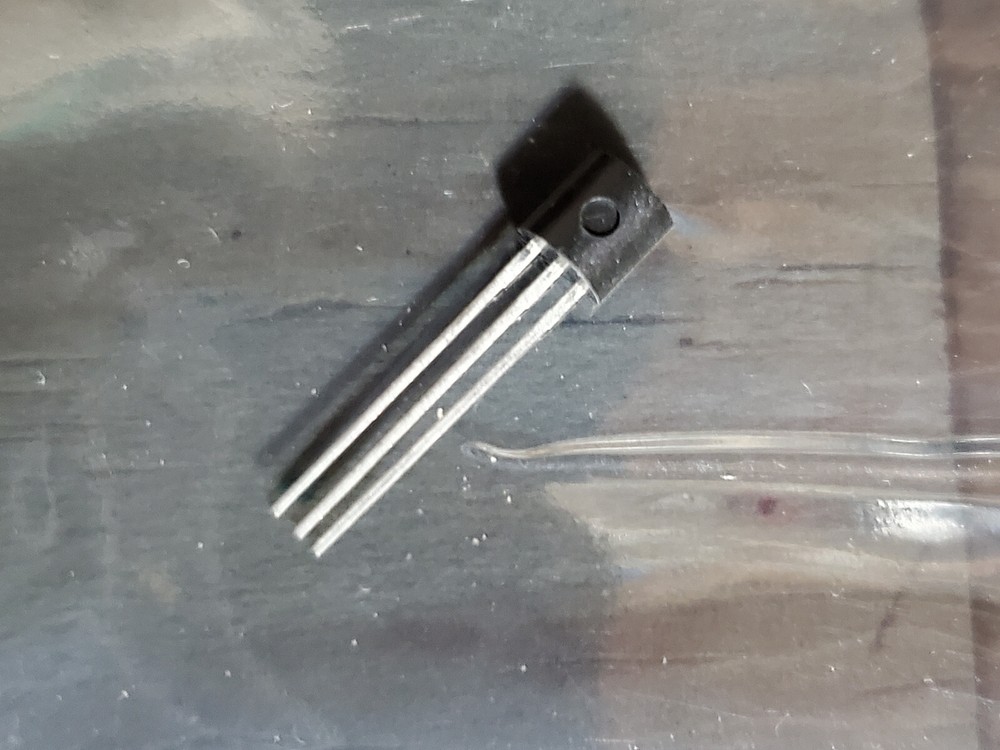 National Semi LM34CZ IC (Precision Fahrenheit Temperature Sensor)