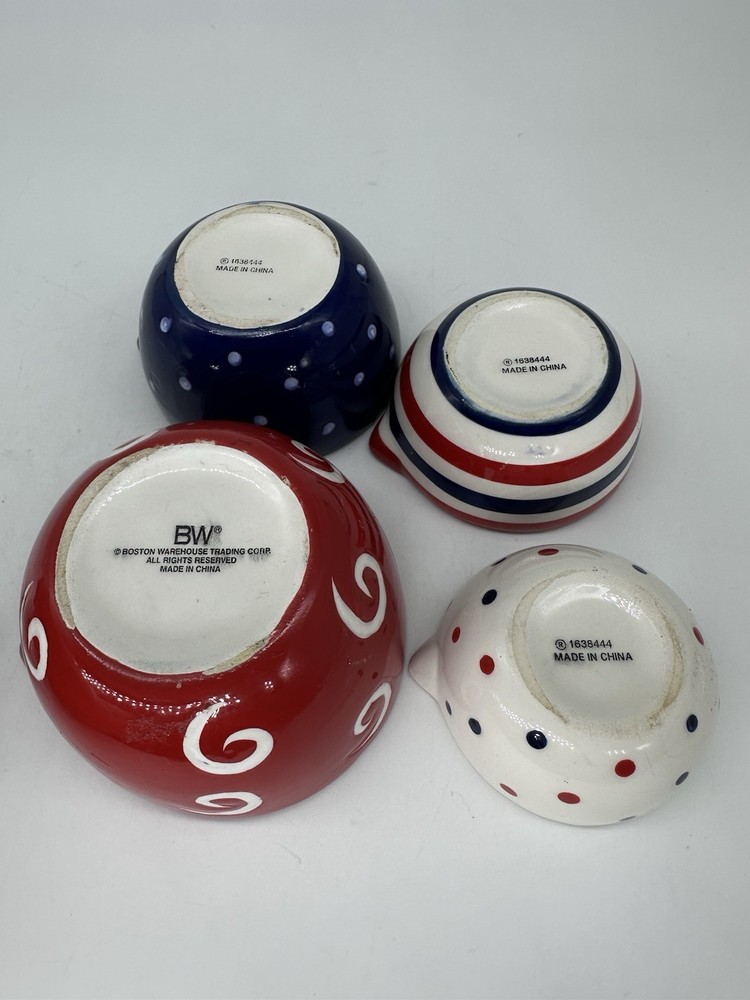 Boston Warehouse Ceramic Measuring Cups