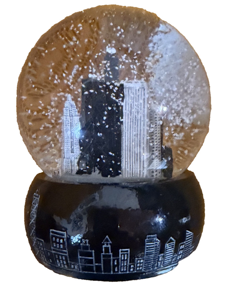 Chicago skyline snow globe