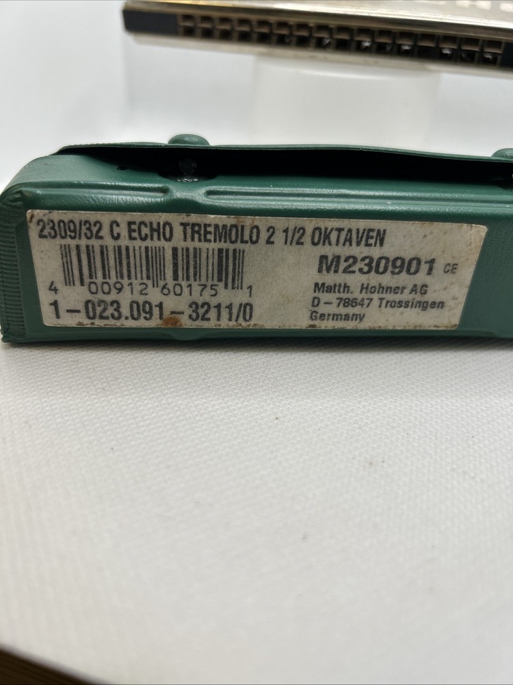 Hohner Echo 2309/32 Tremolo Harmonica 2 1/2 Octaven