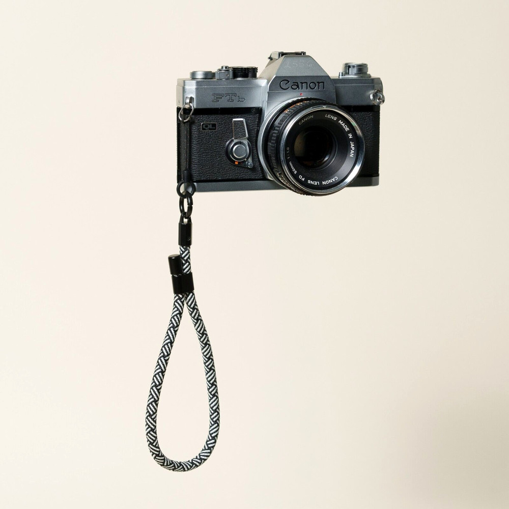 Camera Photo Wrist Strap White/Black Y-Pattern Adjustable Quick Release