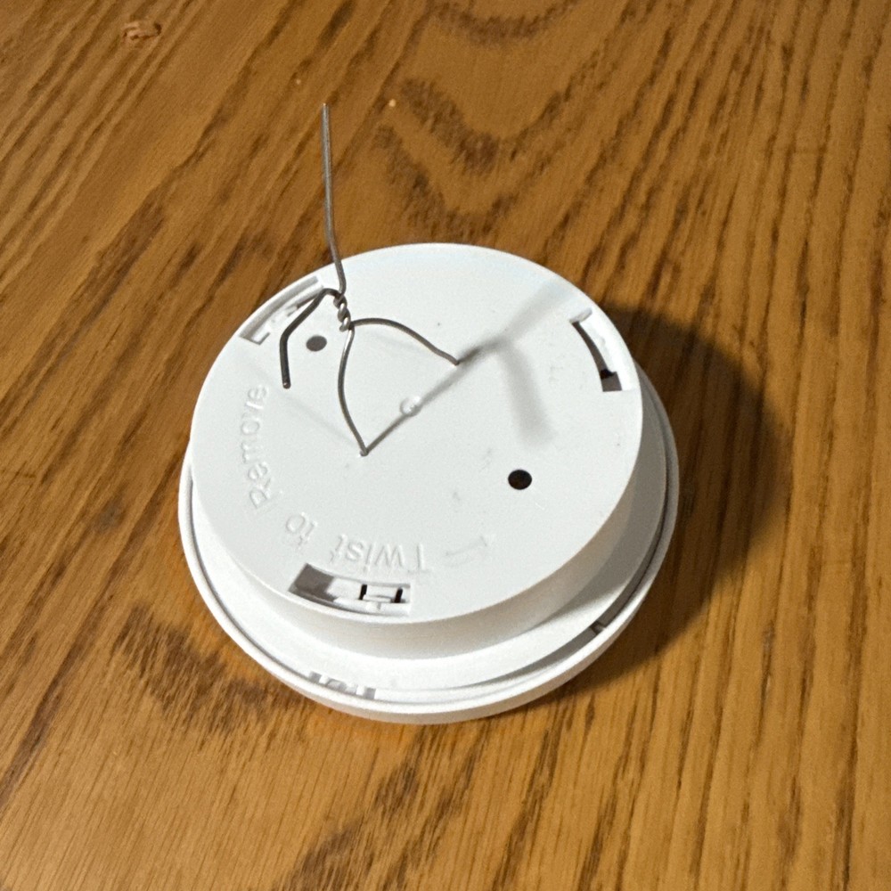 lutron lrf2-ocr2b-p  Passive Infrared Ceiling Occupancy/Vacancy Sensor