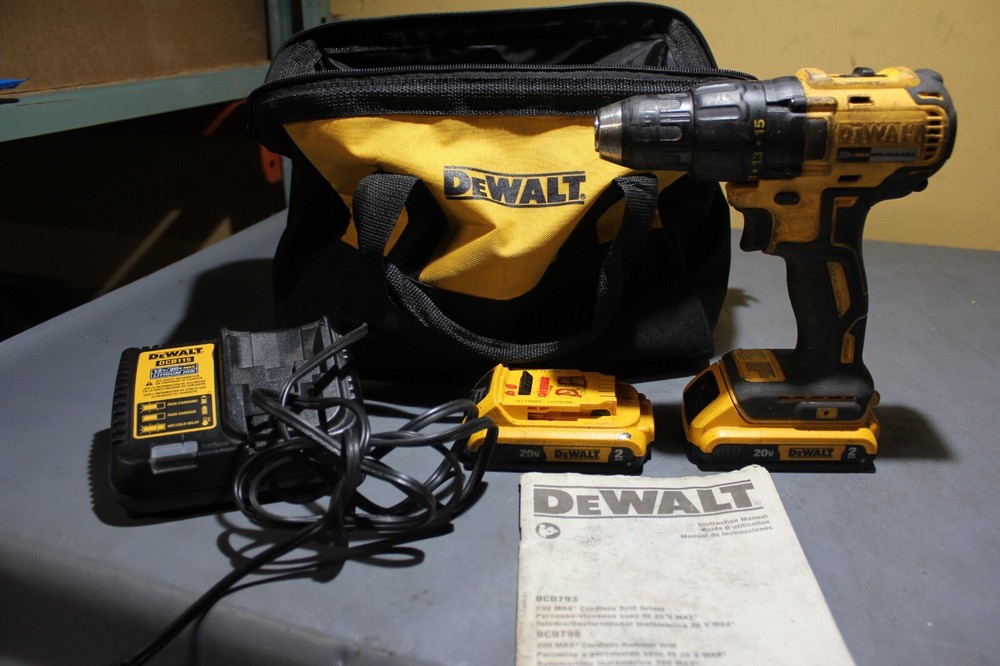 DEWALT DCD777 20V Cordless Drill Driver Kit