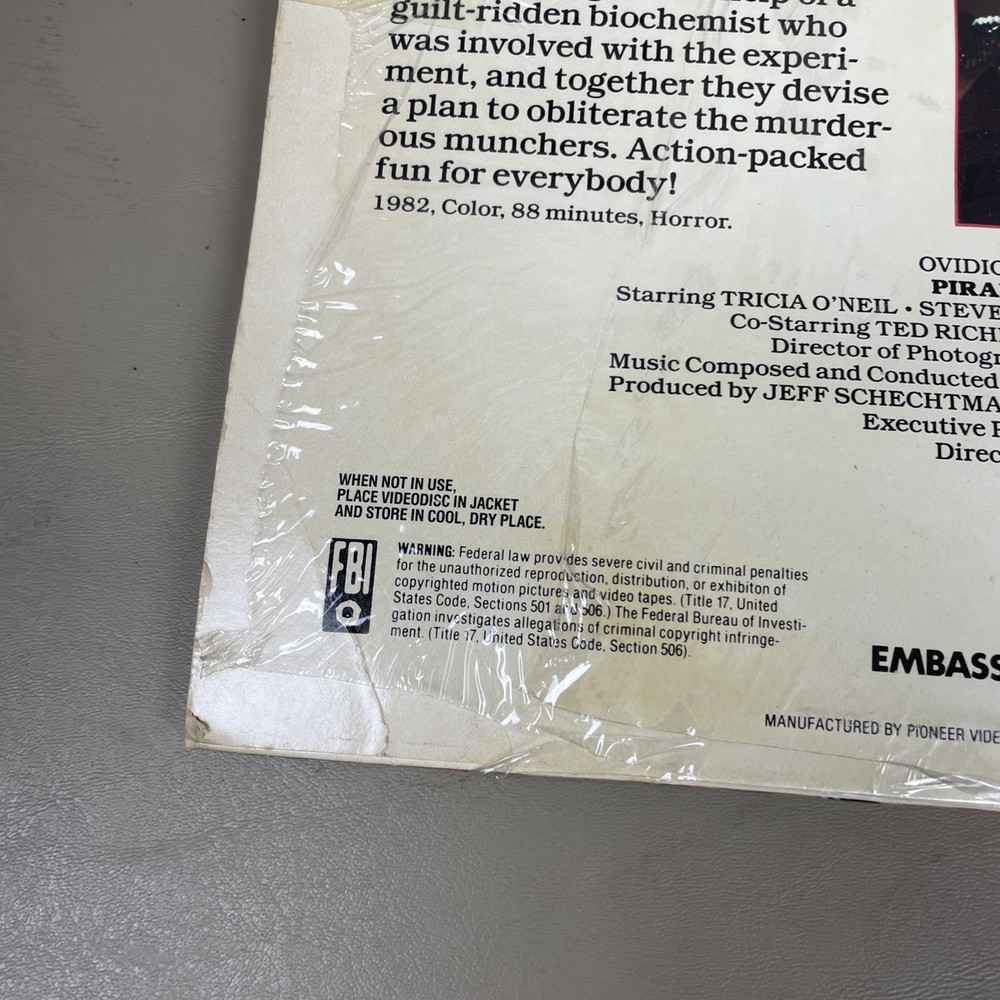 PIRANHA II: THE SPAWNING Laserdisc LD PART TWO 2