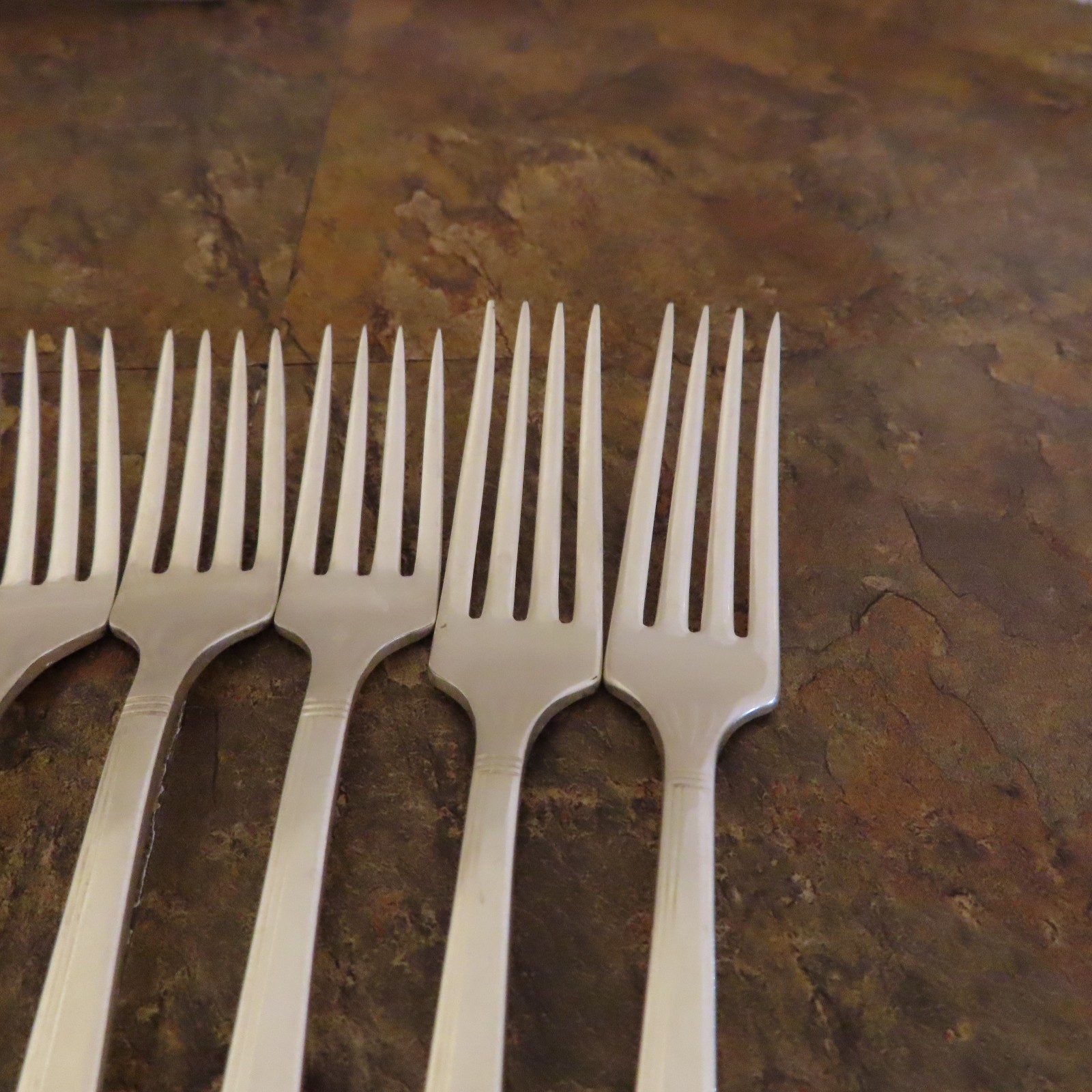 Oneida Caprice Set of 8 Grille Dinner Forks Nobility Silverplate Flatware Lot B