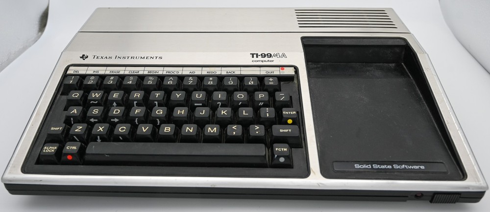 Texas Instruments Ti-99/4A Vintage Home Computer Untested, console only