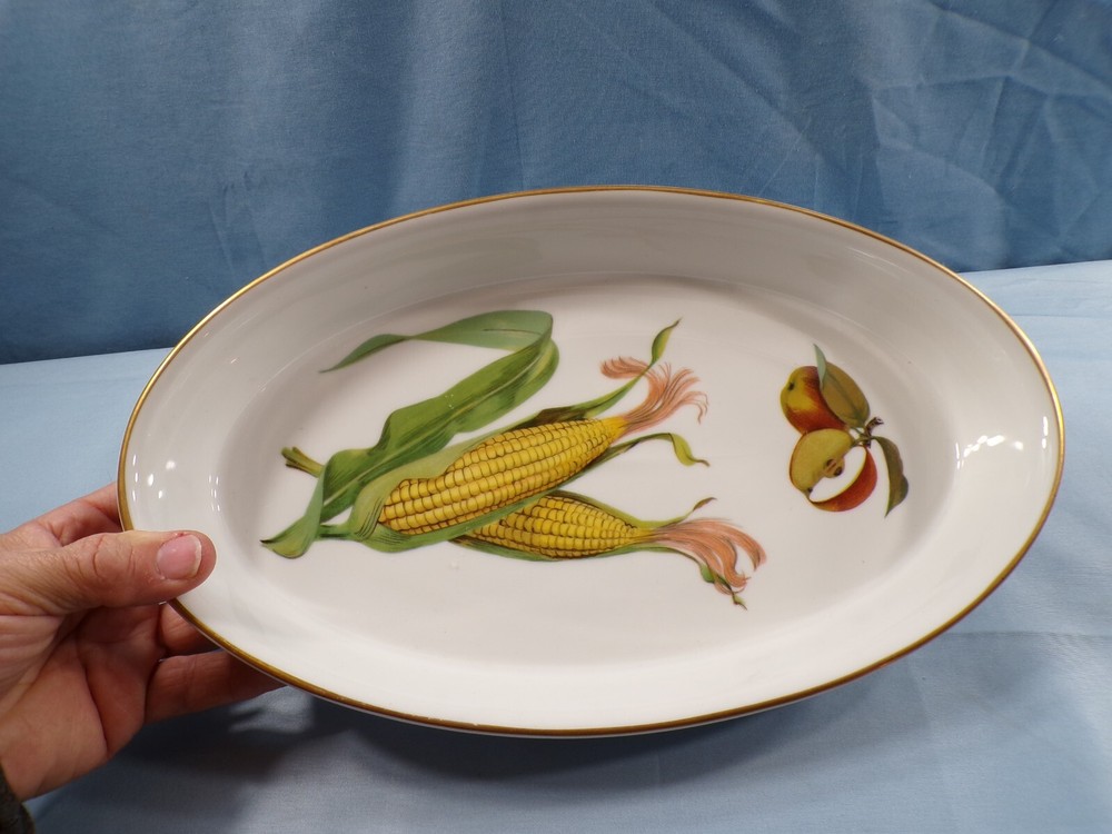 Royal Worcester Evesham Oval Casserole Baking Dish 12 1/2" Long
