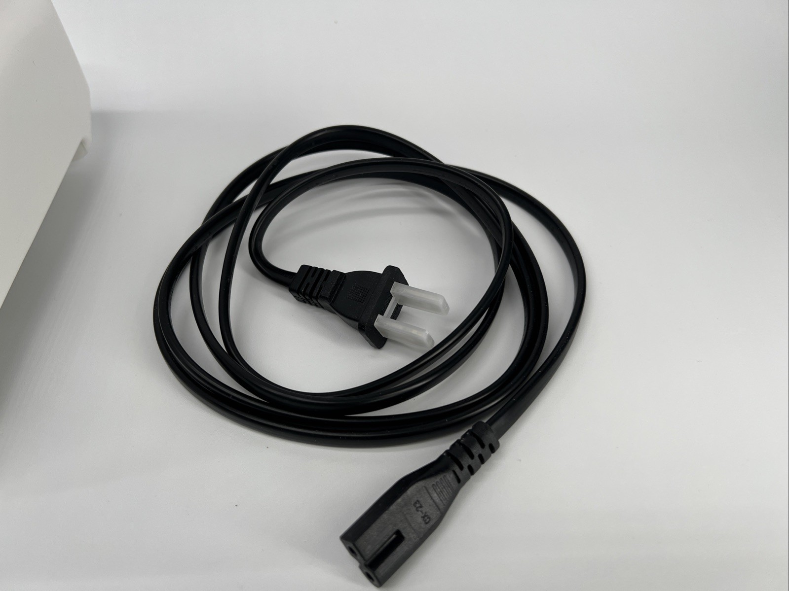 Janome Magnolia 7330 Sewing Machine with Power Cord - Excellent