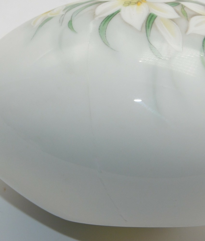 Noritake 1972 Easter Egg Hand Painted Easter Lilies Bone China Japan