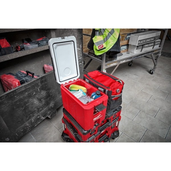 Milwaukee 48-22-8460 16 Quart Packout Compact Cooler - Red