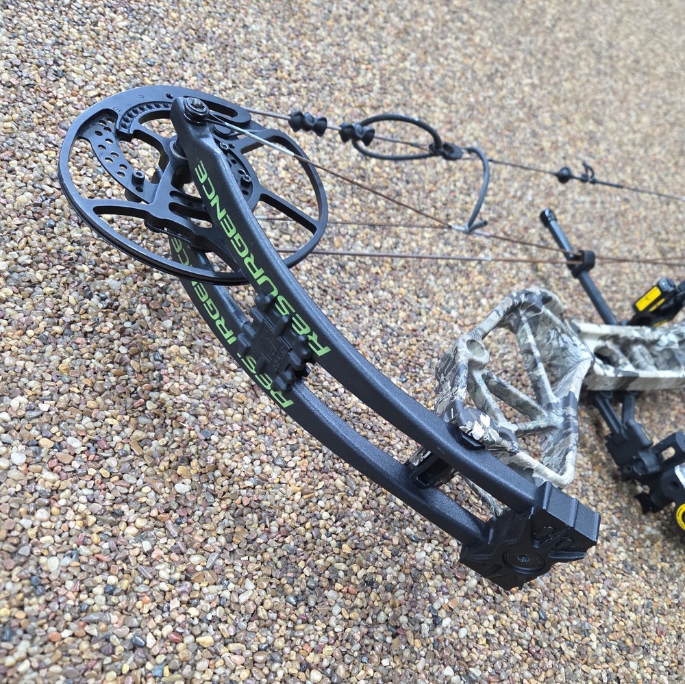 Bear Resurgence Compound Bow 70lbs RH