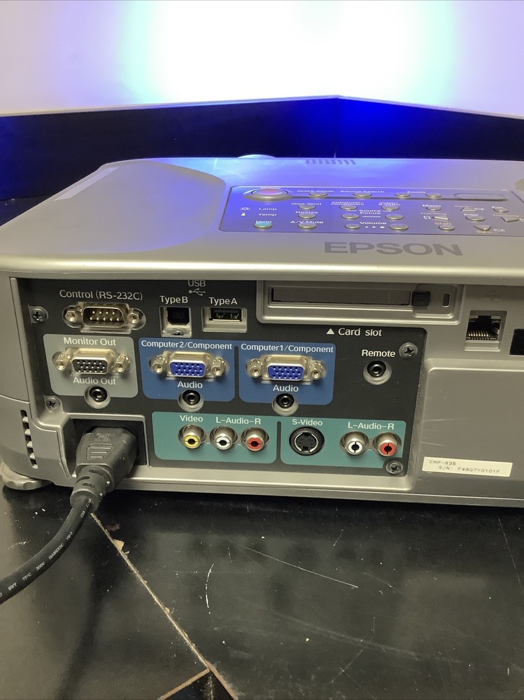 Epson 3LCD PowerLite 835p EMP-835 Projector