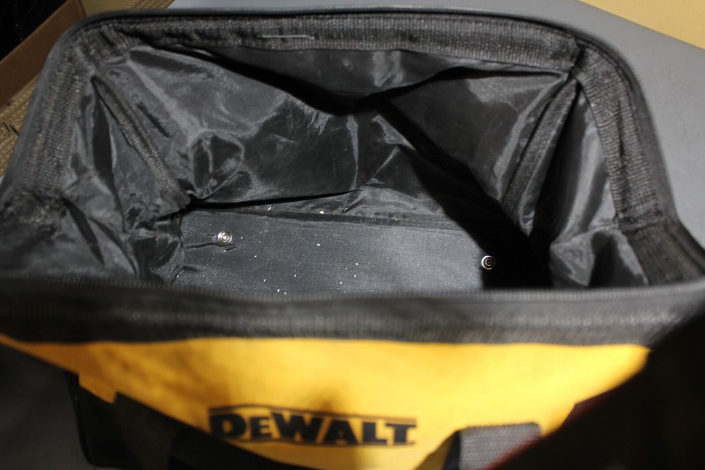 DEWALT DCD777 20V Cordless Drill Driver Kit