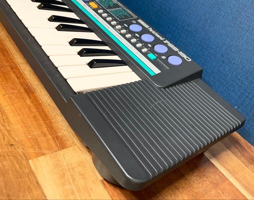 Yamaha PSS-190 FM Synth Keyboard 2 Operator Compact Tested Working 100V