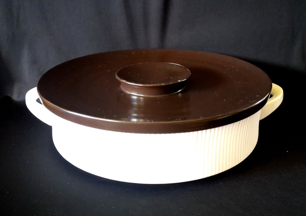 Cordalite EASTERLING Ribbed Lidded Casserole Baking Dish MCM Germany 9.5"
