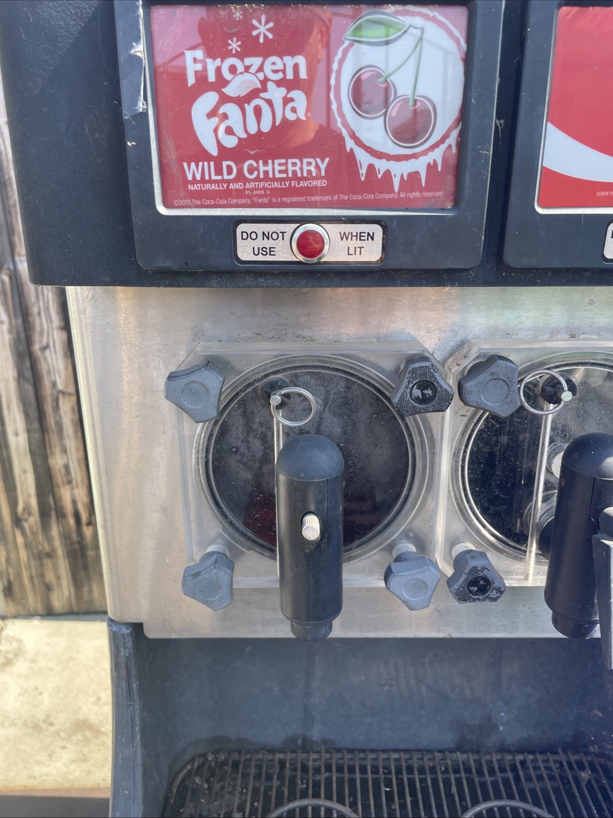 Slushy Machine Double Syrup Frozen Beverage Drink FBD 352 For Repair Or Parts.