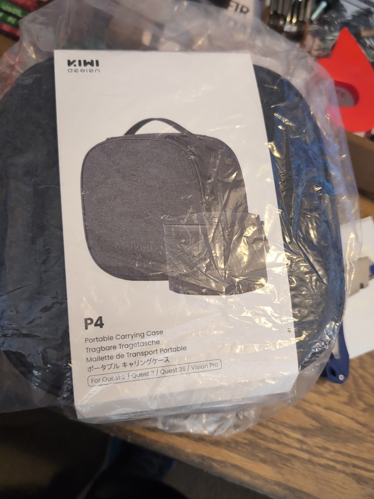 Kiwi Design P4 Portable Carrying Case