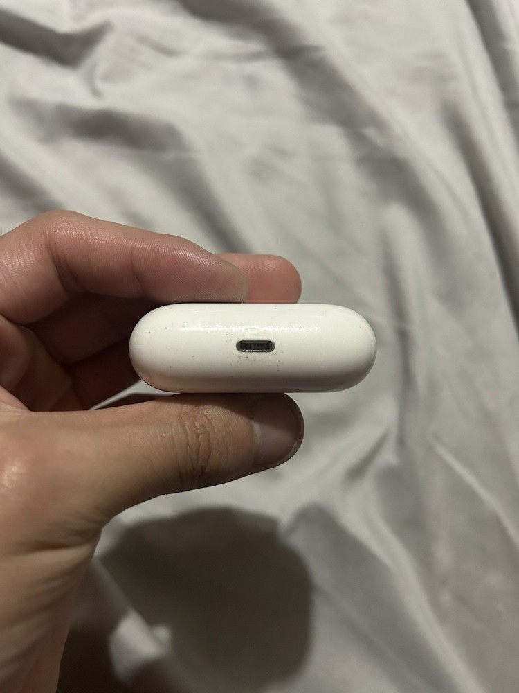 Airpods Pro 2 *CASE ONLY*