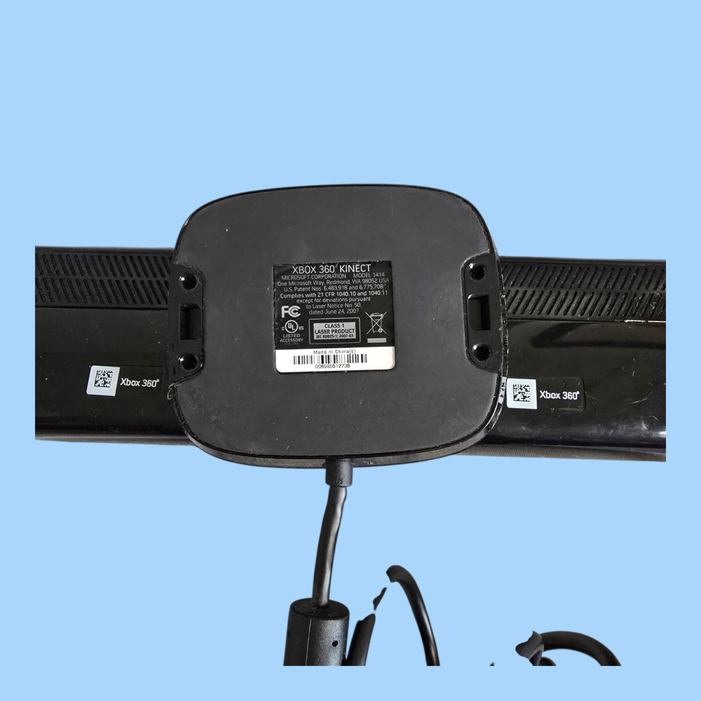 Microsoft Xbox 360 Kinect Sensor Model 1414 w/ Kinect Adventures! Game