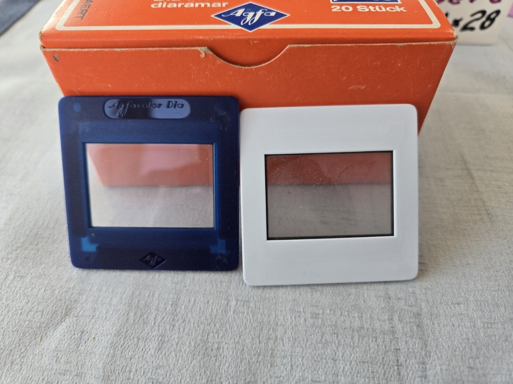 AGFACOLOR DIA-RAHMEN SLIDE FRAMES, 30 slide holders Extra Thin 24/36