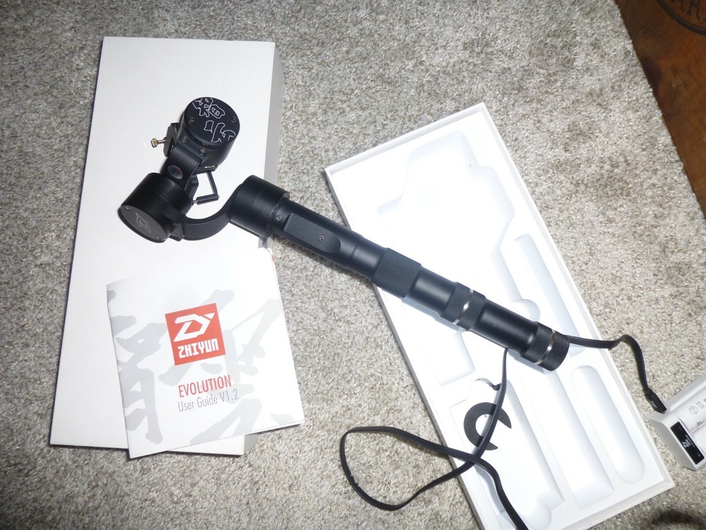 ZHIYUN EVOLUTION 3-AXIS handheld stabilizing Gimbal Minimally Used
