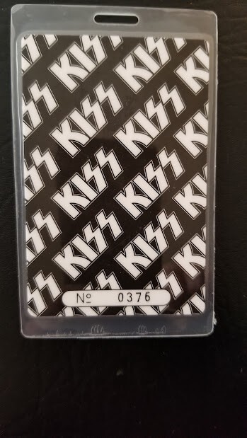 KISS - ROSEMONT, ILL VINTAGE ORIGINAL 1998 TOUR LAMINATE BACKSTAGE PASS #0376