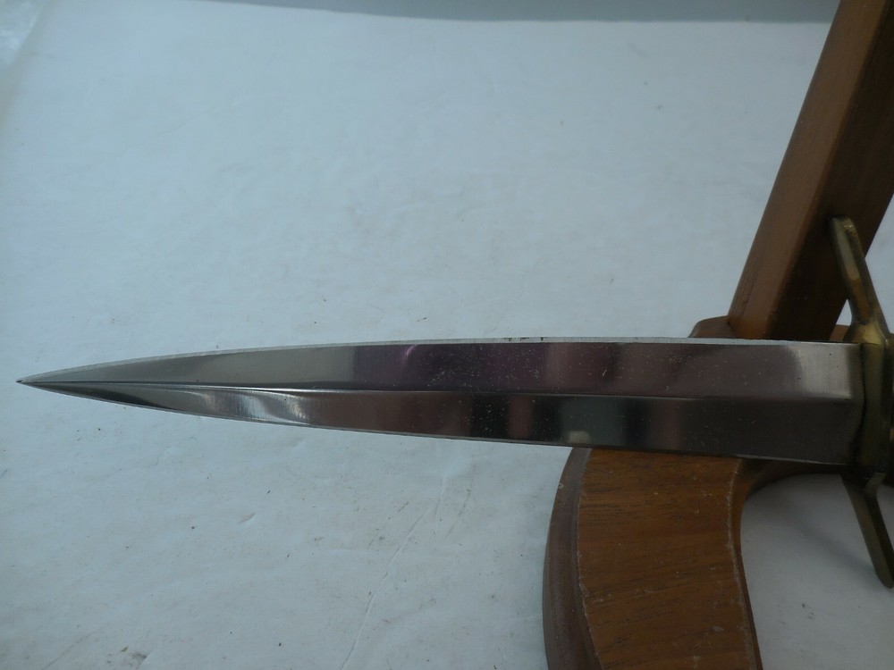 Vintage Dagger With Sheath Excellent Condition