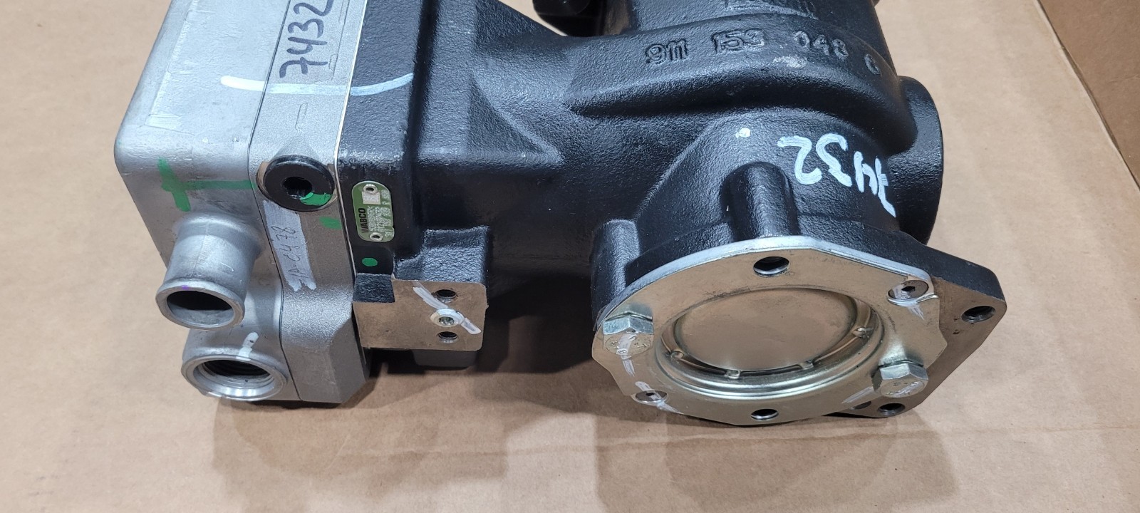 Genuine Cummins COMPRESSOR UNIT 5301096RX Air Compressor 8.3L Wabco 4933780RX