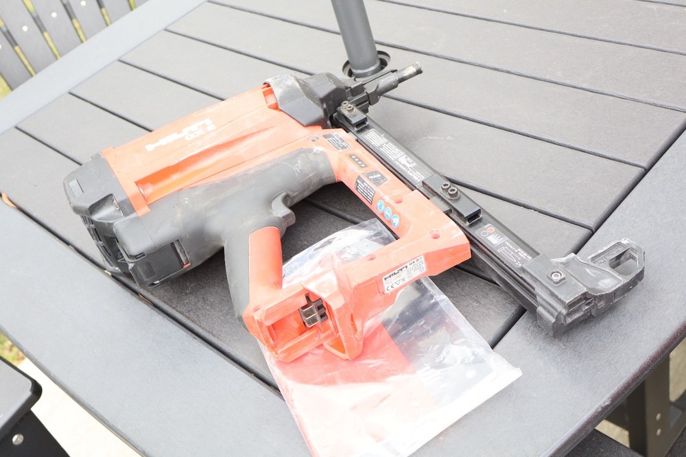 HILTI GX 2 Gas-Actuated Tool