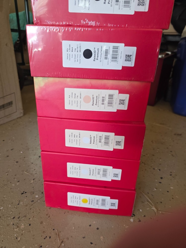 Raise3D Pro3 - 3D Printer w/ Accessories Low hours great condition