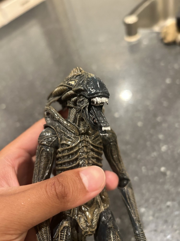 NECA Aliens: Defiance Xenomorph