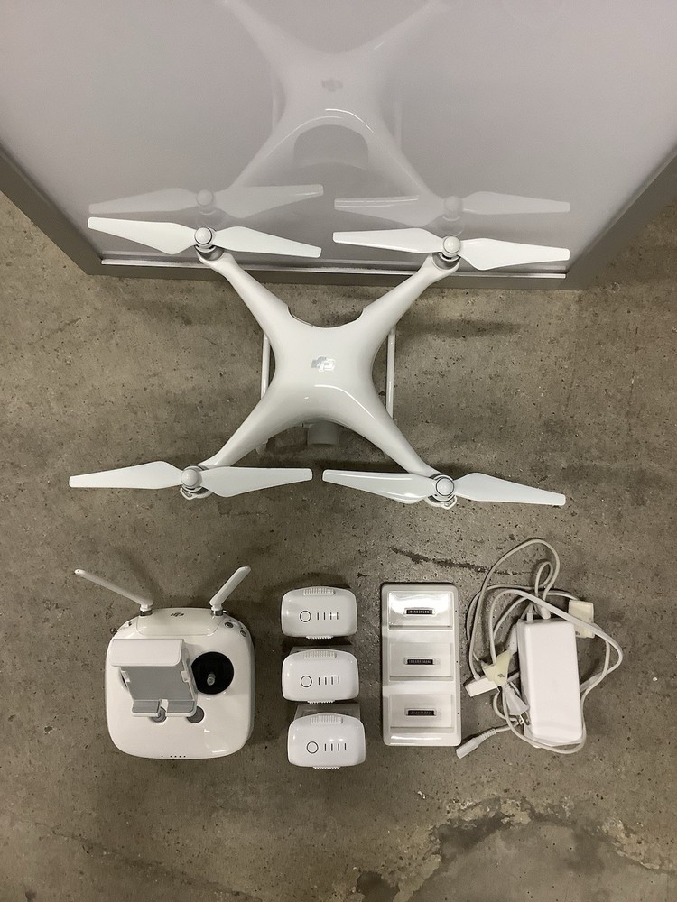 Phantom 4 Pro (WM331A) Fly More Combo With Controller