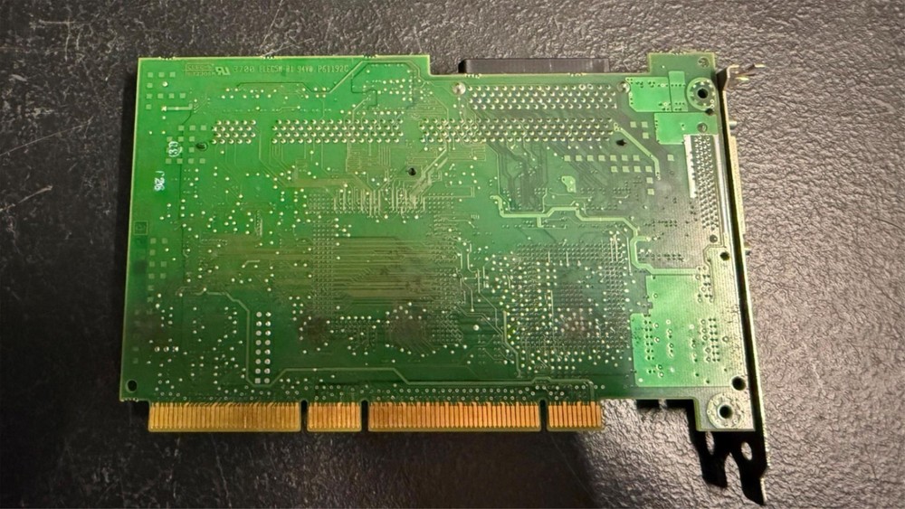 Intel A20135-004 SCSI Controller Card with Memory Module