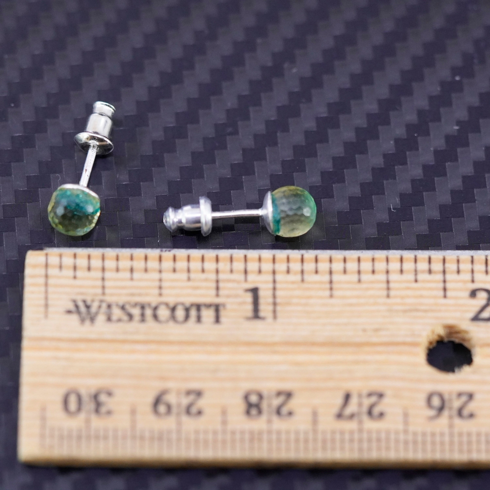 Vintage sterling silver 925 green crystal studs earrings