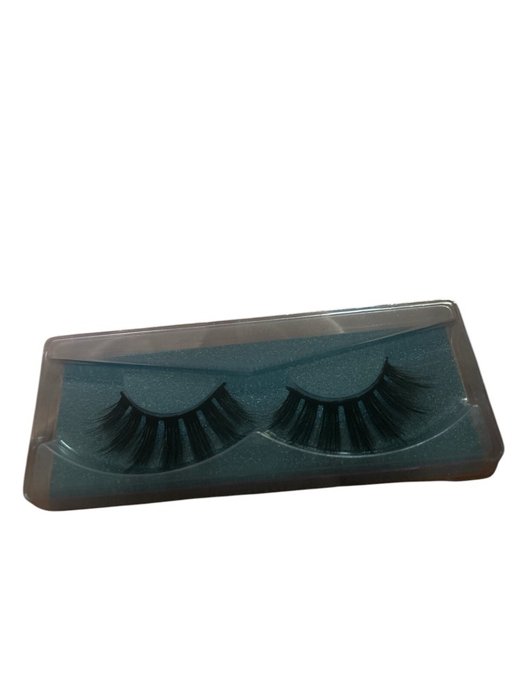 Pretty Essential Lash Set