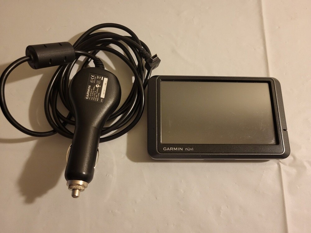 Excellent condition! Garmin Nuvi 205W GPS Navigation System bundle