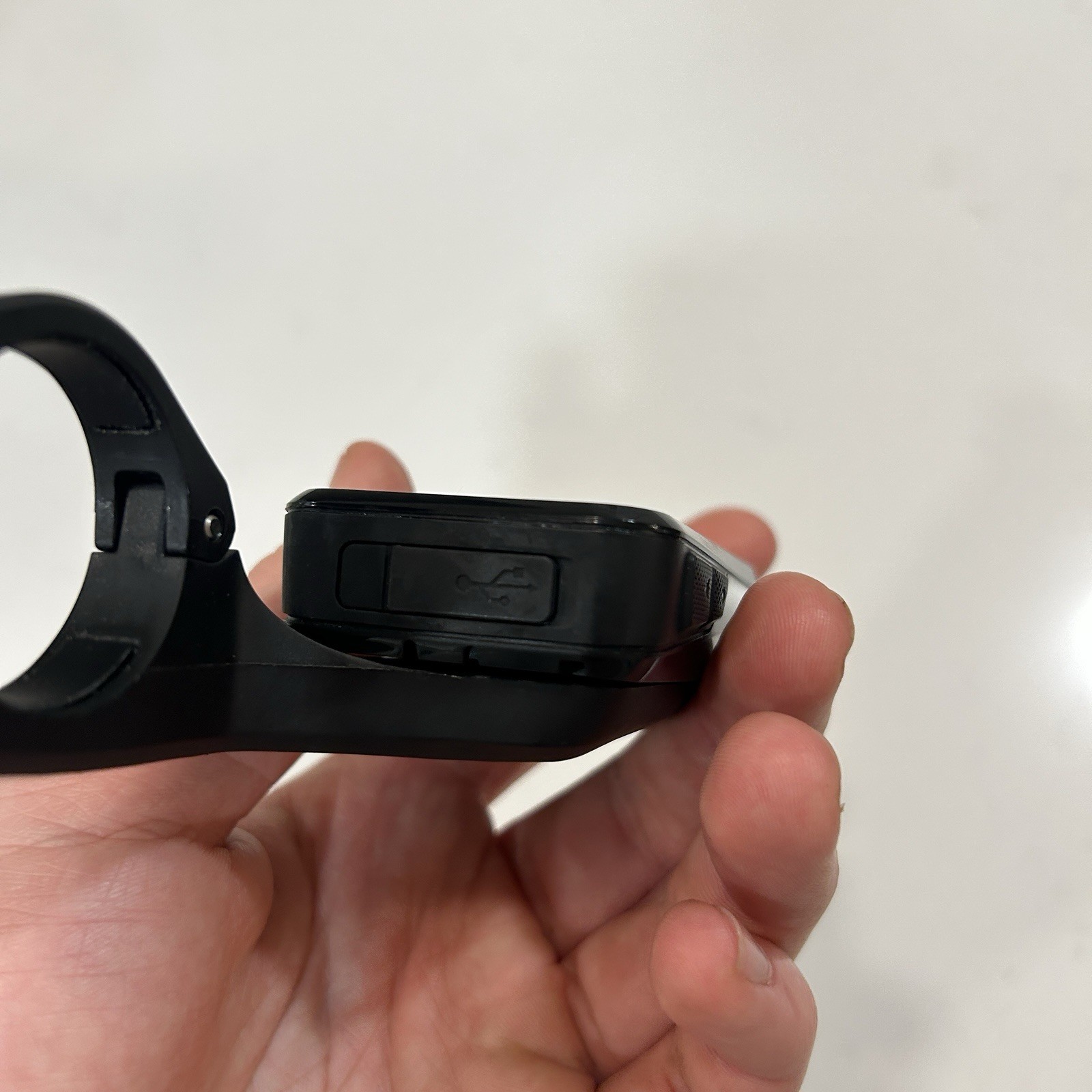 Wahoo ELEMNT Bolt V2 GPS Bike Computer - WFCC5 V2 With Mount