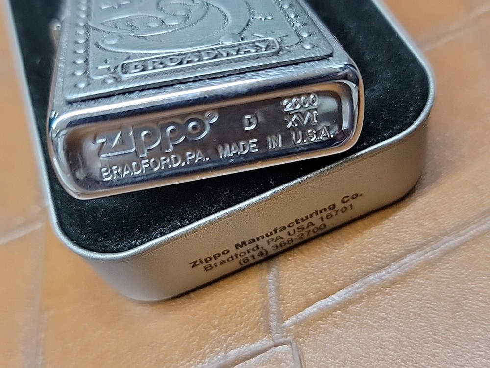 ZIPPO BROADWAY LIGHTER 2000