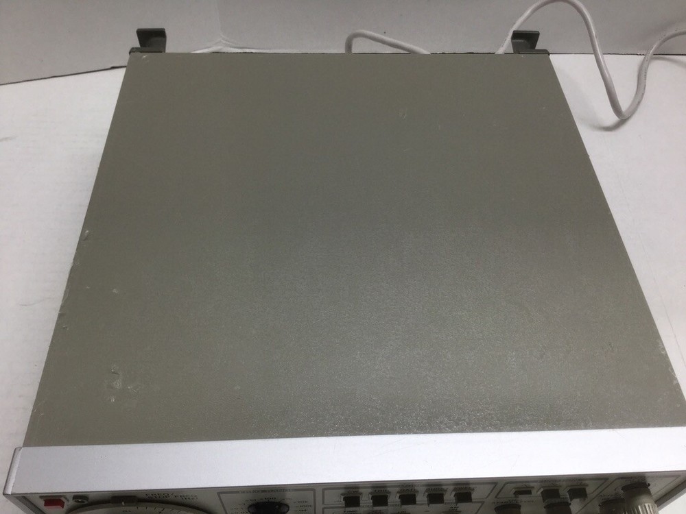 Leader LFG-1310 Sweep + Function signal generato