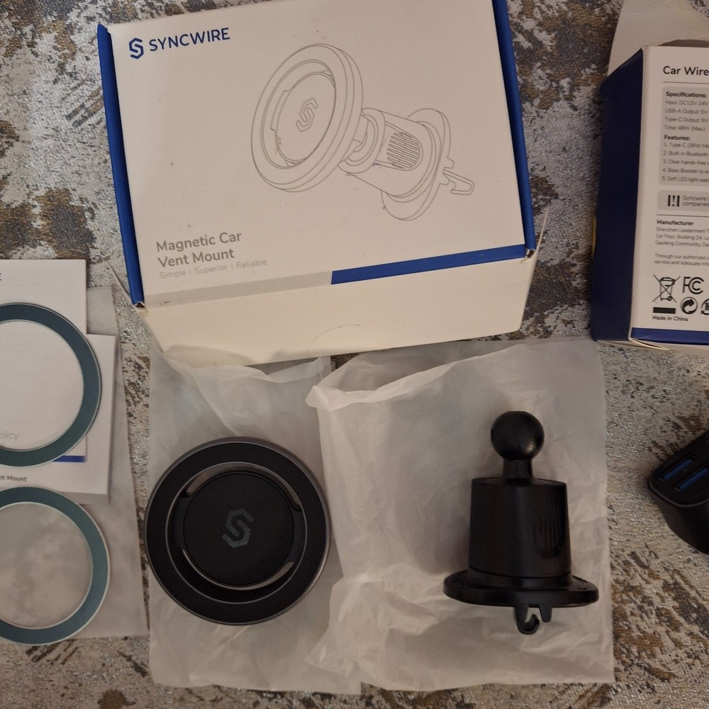 SyncWire Wireless FM Transmitter Bluetooth & Magnetic Car Vent Mount MagSafe