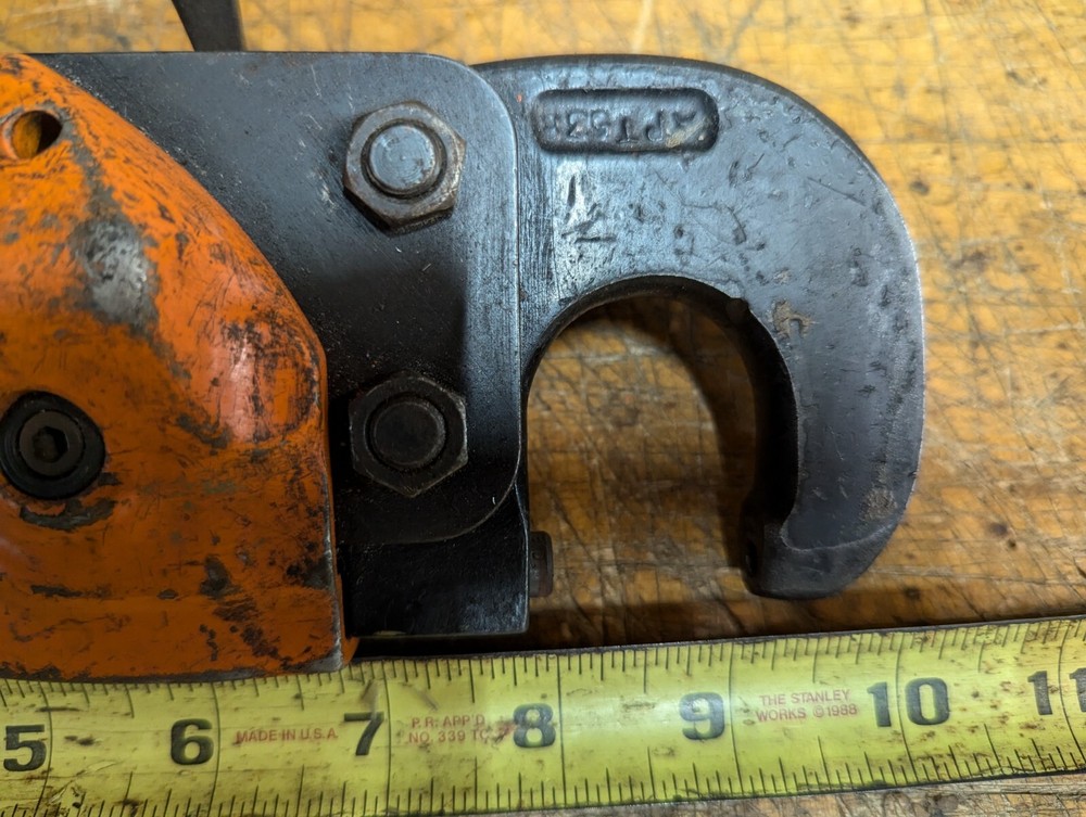 APT =AAT 30C = CP 214 Pneumatic C Compression Rivet Squeezer