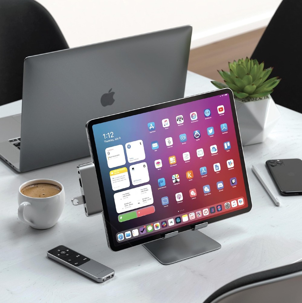 Satechi Bluetooth Remote Control, R2 Multimedia Remote Control in Presentatio...