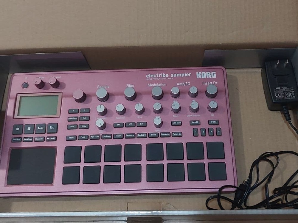 KORG Electribe2s Pink Sampler 16 Pads 10 Knobs Groovebox Sequencer Analog
