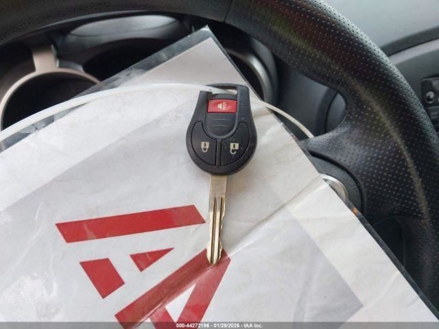 JUKE 2011 Glove Box 5021228