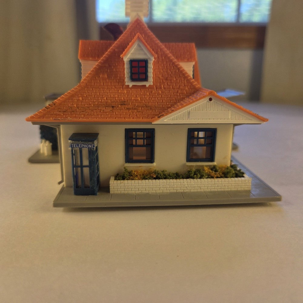 HO Restaurant With Second Story And Dining Wing Built