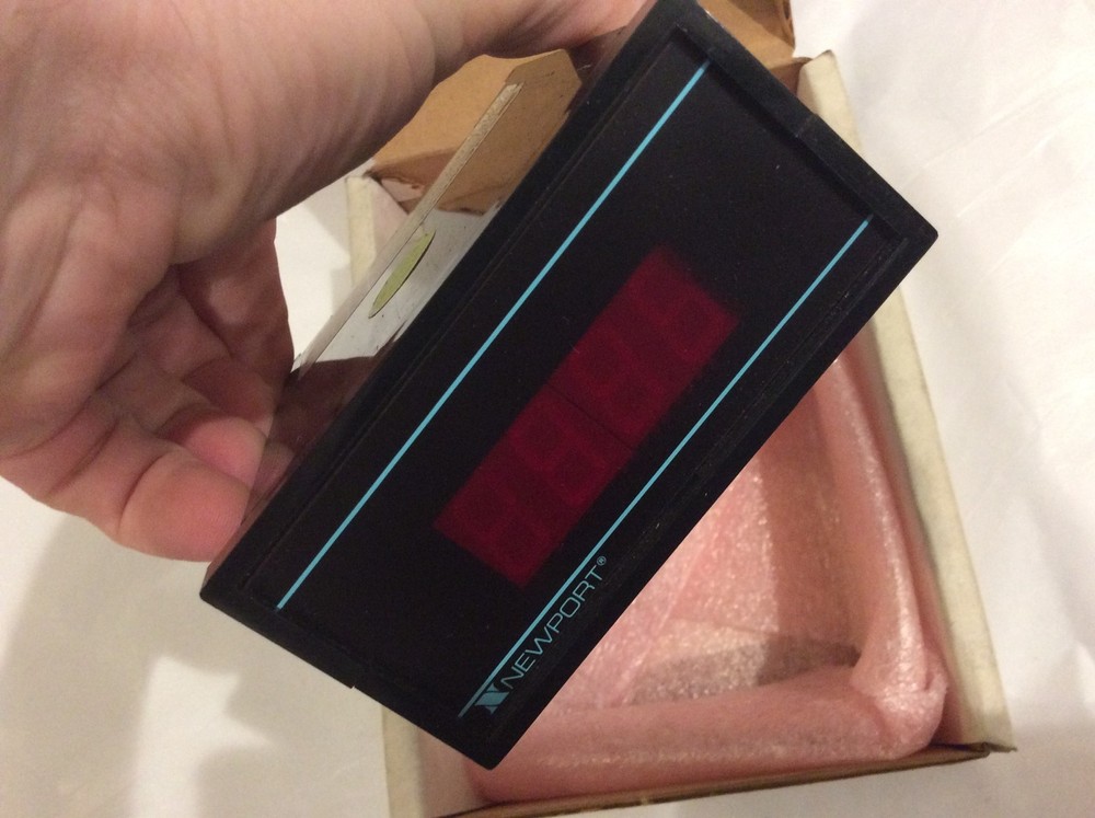 Newport Electronics 203A-3 Temperature Control