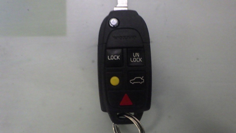 09 VOLVO 60 SERIES Ignition W/Key