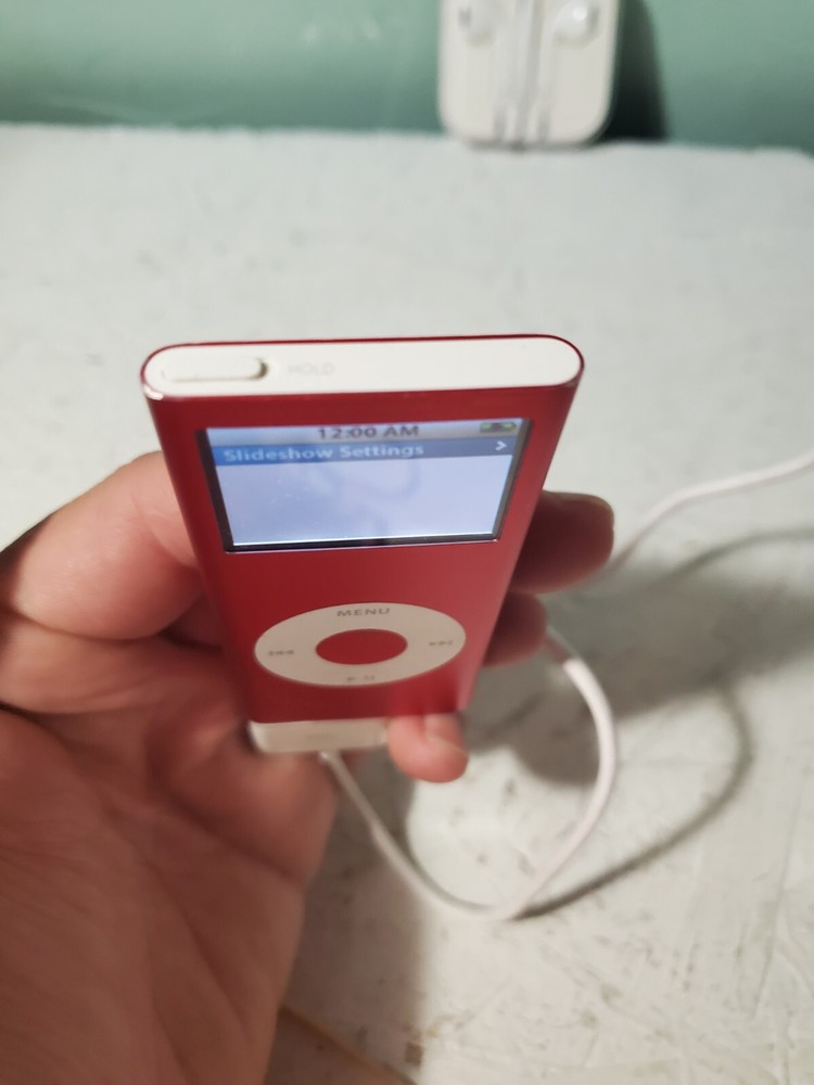 Mint Apple iPod Nano A1199 4GB Red